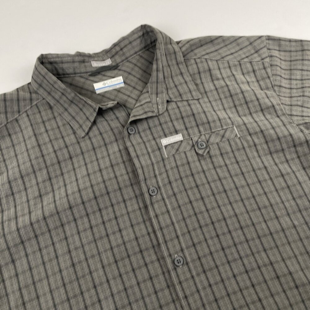 Columbia Short Sleeve Button Up Shirt Mens XL Lightweight Hiking Outdoors Gray